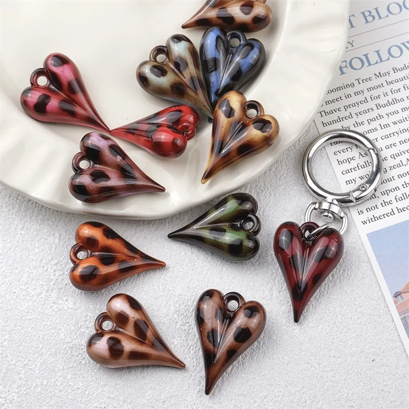 

2025 Newest 100pcs/lot color leopard print cartoon hearts shape acrylic beads diy jewelry garment hair accessory