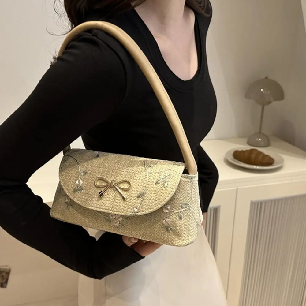 

Portable Straw Underarm Bag Handwoven Large Capacity Woven Shoulder Bag Unadjustable Flower Design Embroidered Handbag