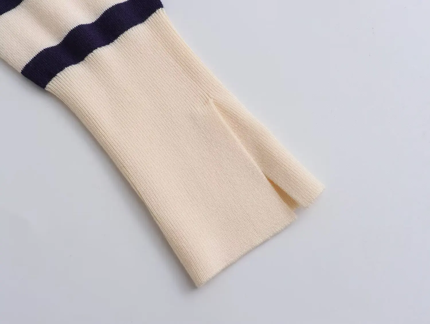 Jenny&Dave French Simple Single-breasted Knitted Jacket Sweater Women Top Autumn New Elegant Striped Fashion Knitted Cardigan