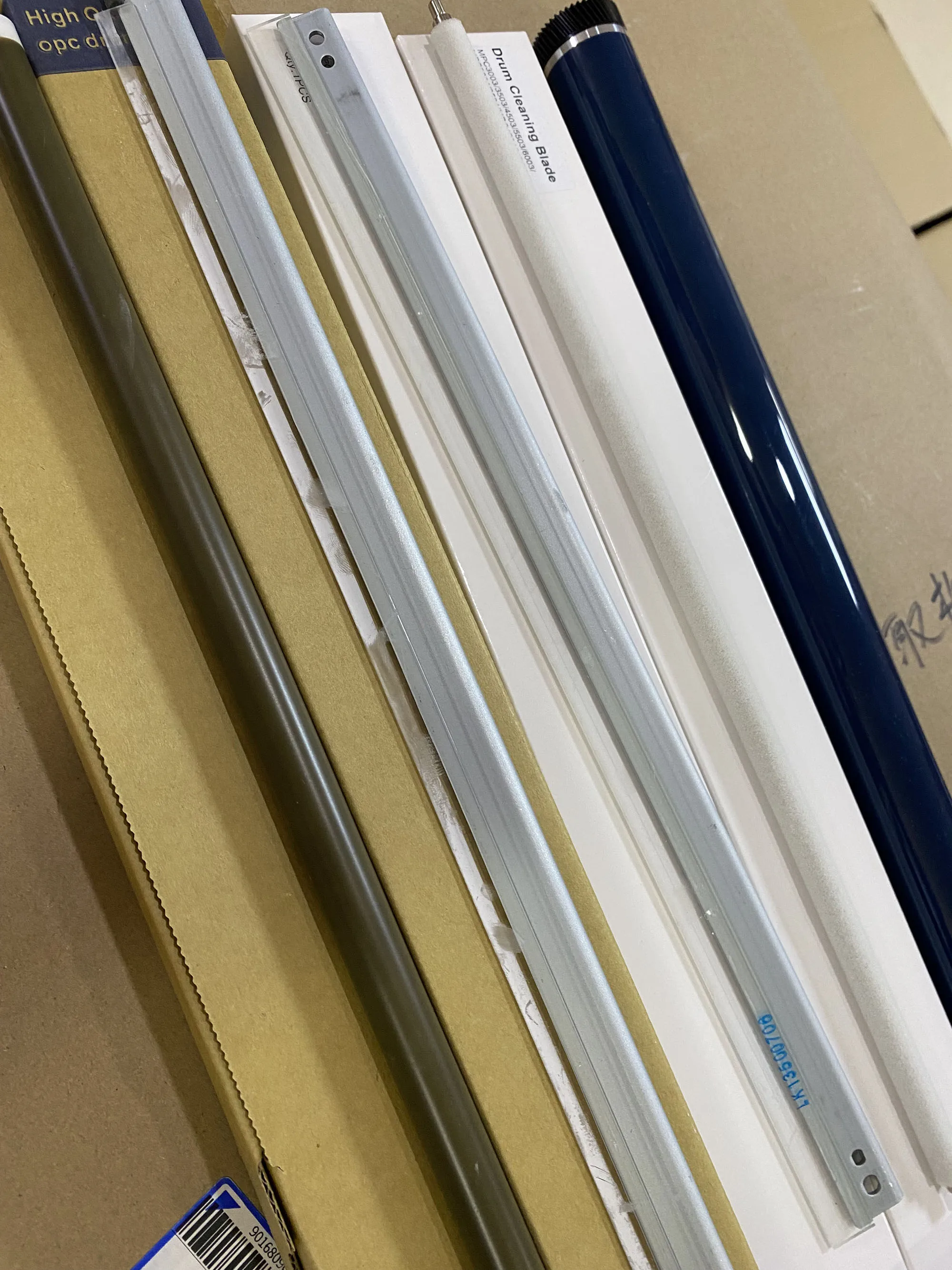 

Для Ricoh MP C3503 C3003 C4503 C5503 Цветной барабанный комплект OPC MPC3503 MPC4503 MPC5503 Оригинальный первичный зарядный ролик OEM PCR