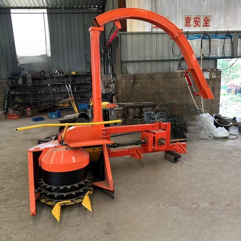 Tractor with side hanging reservoir machine disc cutting table corn