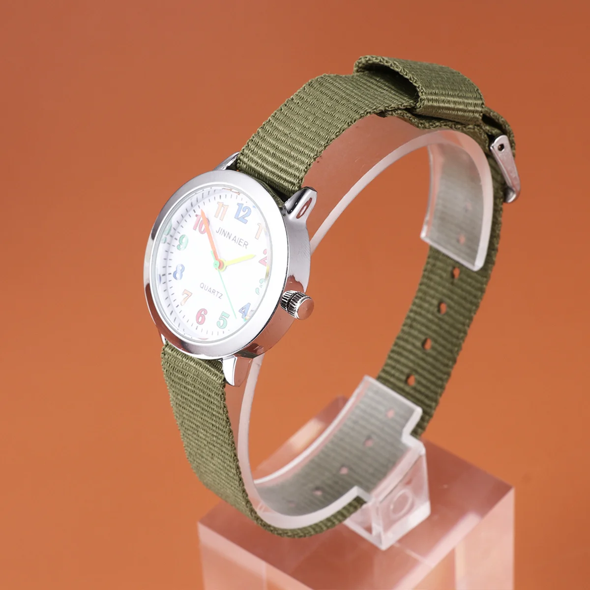 ساعة كرتونية بحزام نايلون أخضر قابل للتعديل ومريحة كوارتز ساعة يد هدية عيد الميلاد وديكور المعصم #5