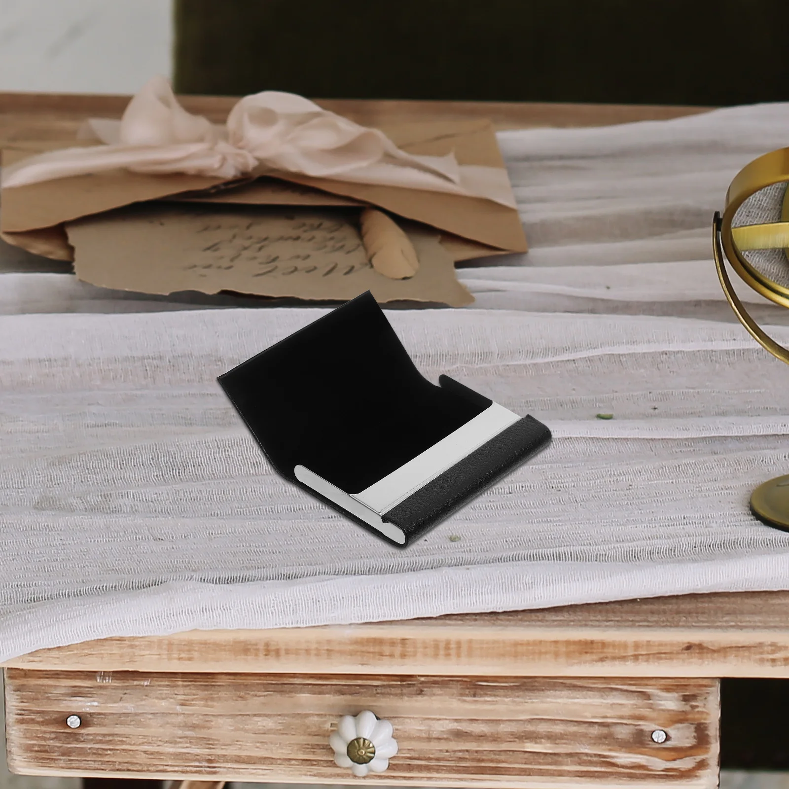 حامل بطاقات العمل من الفولاذ المقاوم للصدأ PU Slim Compact Portable Card Organizer Case صندوق تخزين للإغلاق المغناطيسي لجيب المحفظة