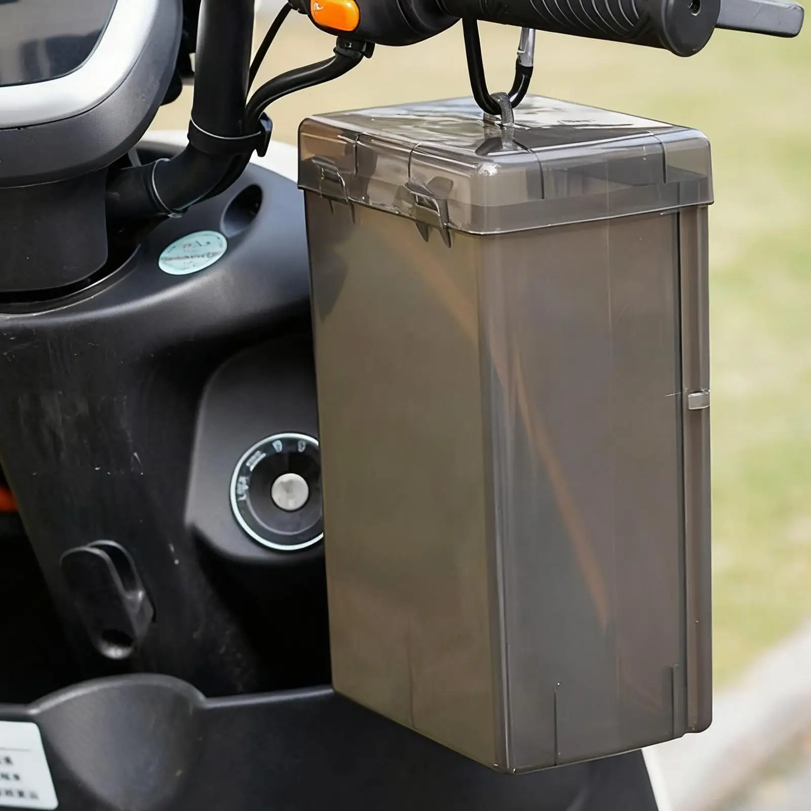 Estuche para cargador de motocicleta, protector resistente a los rayos UV, cargador de motocicleta a prueba de lluvia, caja de soporte para exteriores para almacenamiento de estacionamiento para todo tipo de clima