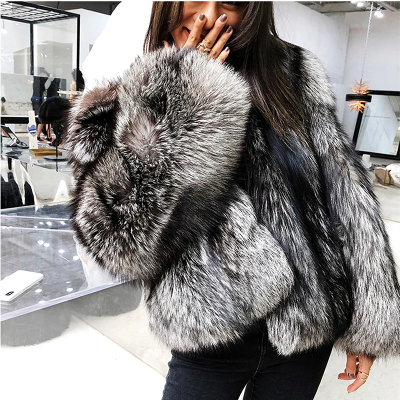 Рисунок 5 - Модная женская зимняя одежда из лисьего меха