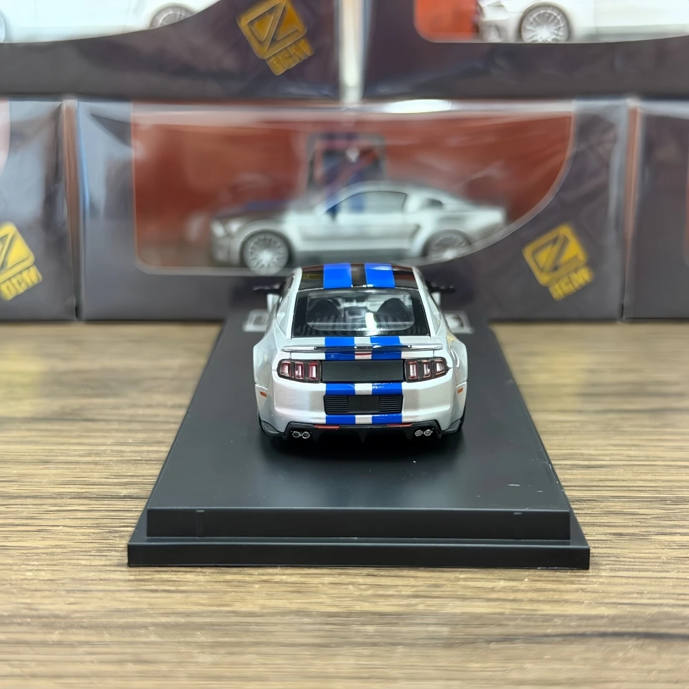 

DCM 1·64 Mustang 2014 Modified Version Diecast Model Car