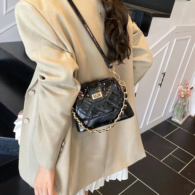 Elegant Ladies Leather Shoulder Bag Crossbody Messenger Tote Handbag By Famous Designer Luxury Brand For Classic Style