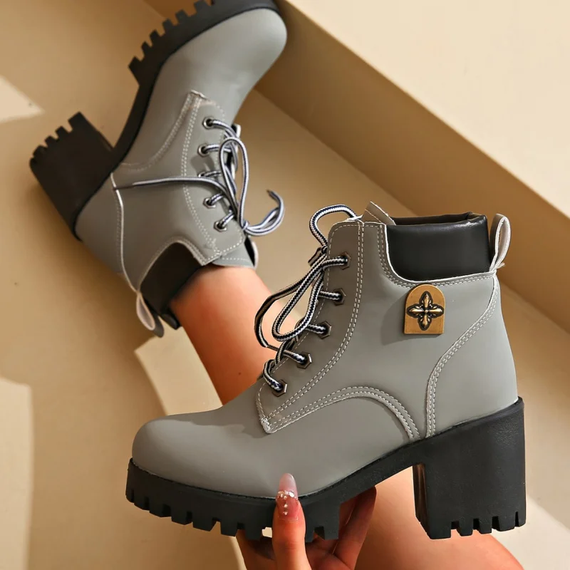 2025 خريف شتاء جديد صندل بكعب مكتنز حذاء من الجلد للنساء منصة عالية مقاوم للماء كتلة كعب عالية أعلى حجم كبير 42