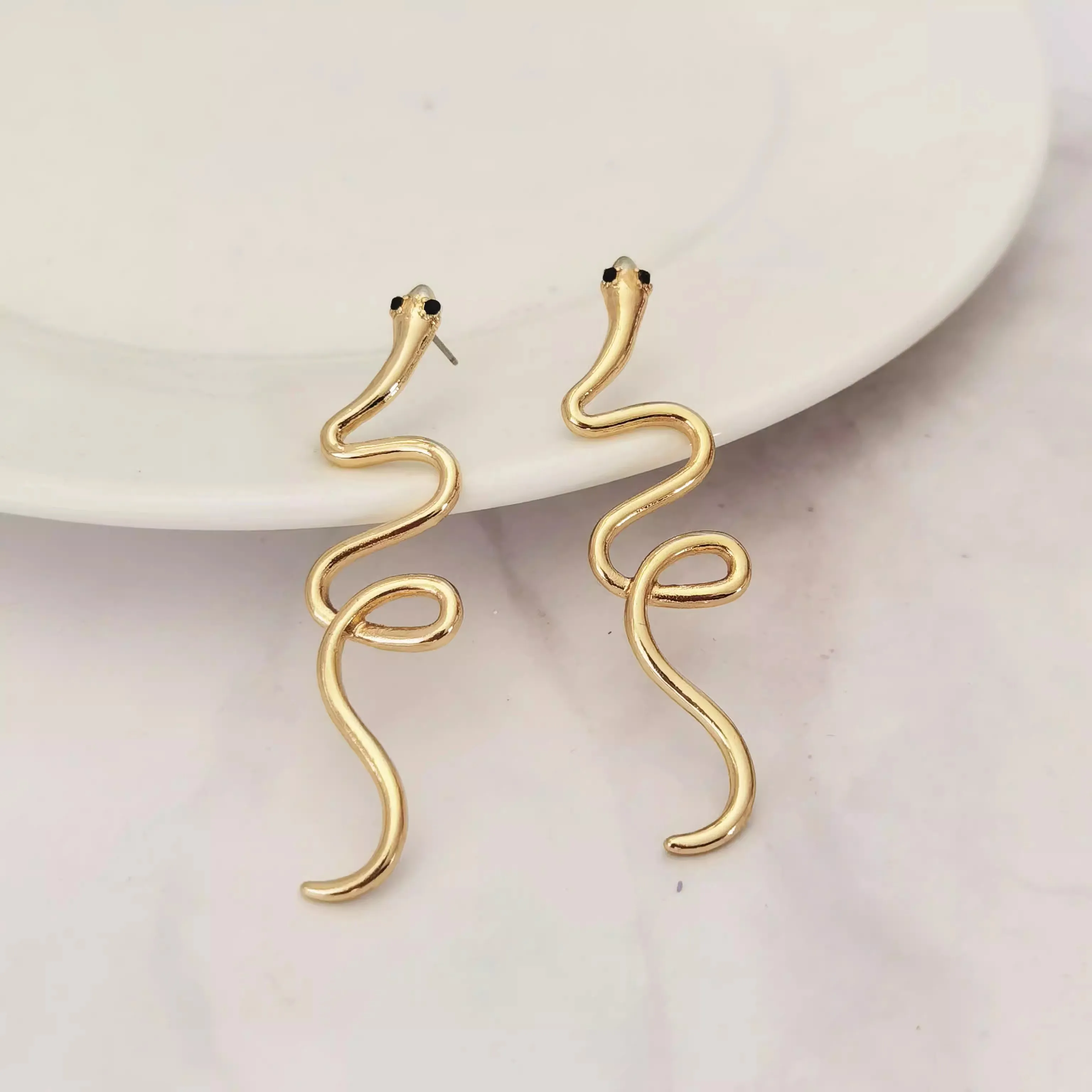 

Sleek Serpentine Dangle Earrings for Women, Minimalist & Bold Snake Design Drop Earrings, Trendy Fashion Statement Jewelry