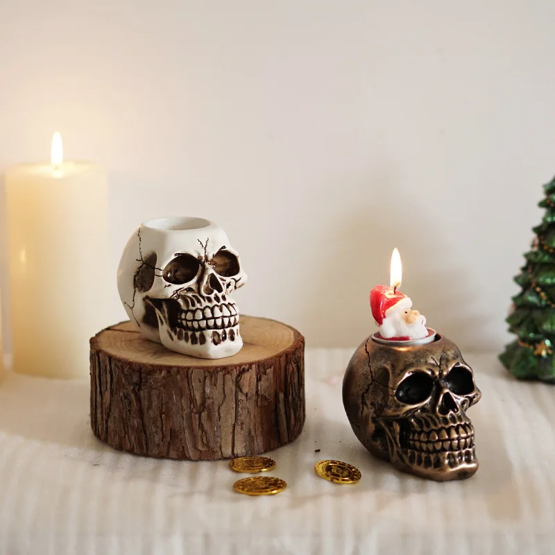 European Style Little Skull Candle Holder Resin Candlestick Skull Ornament  Aromatherapy Candle Tray Desktop Decoration Gift