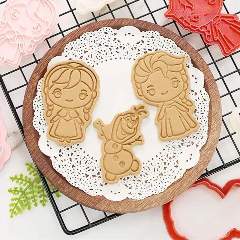 Cartoon Disney Frozen Biscuit Mold Kawaii Anime Elsa Anna Olaf Dessert Cookie Mold Baking Tool forniture per decorazioni per feste di natale