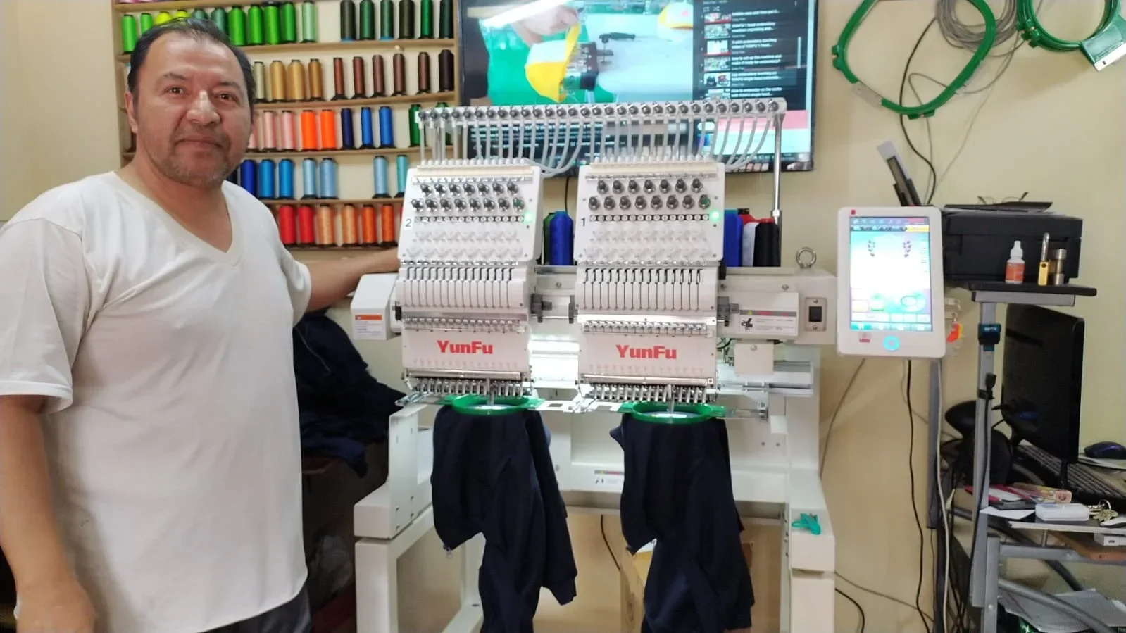 YunFu Domestic Computerized Embroidery Machines 2 Heads Commercial Computerized Embroidery Machine For Sale