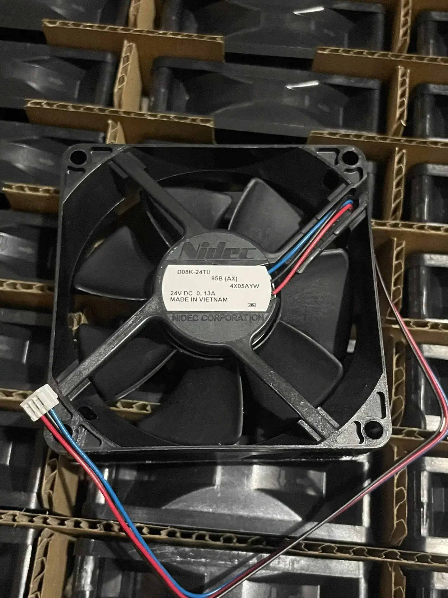 

Original D08K-24TU 24V 0.13A 8025 three wire cooling fan