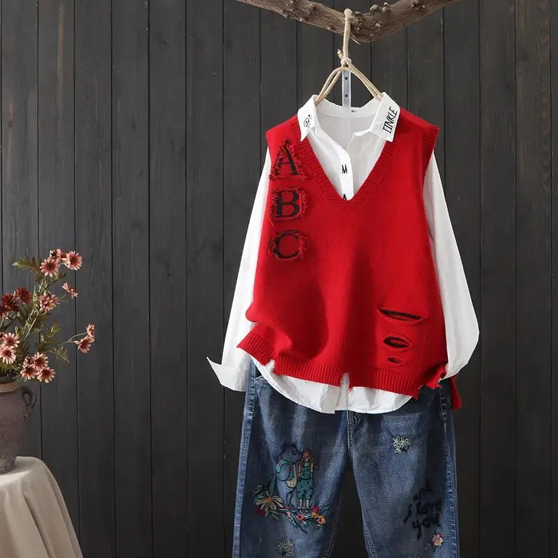 

Women Clothing 2024 Spring Autumn Trendy Letter Patch Hole Sleeveless Knitted Sweater Vest Female Casual V Neck Loose Waistcoat