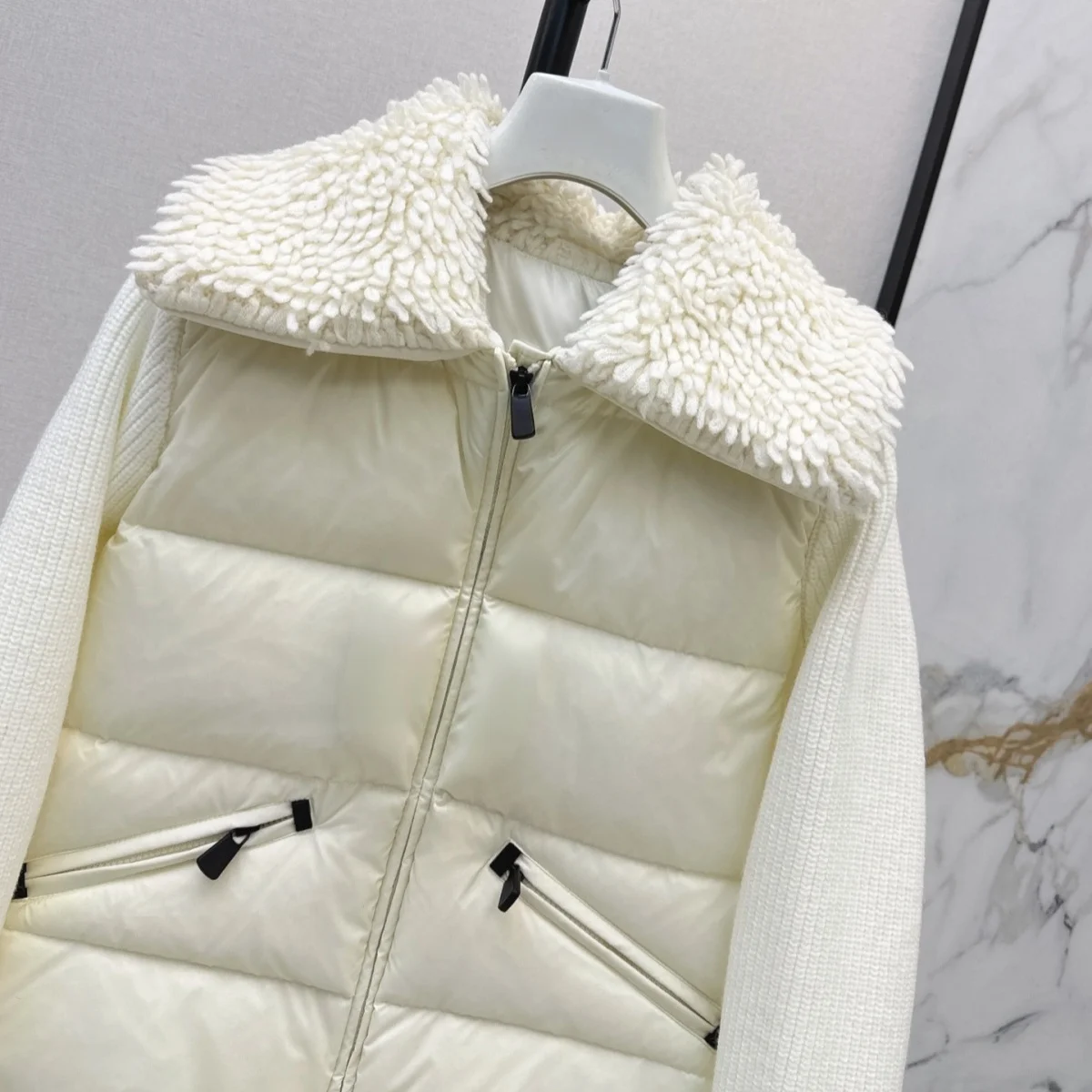 2026 High Quality Women's Woolen Collar Spliced Knitted Sleeve Short Cotton Jacket--26922121