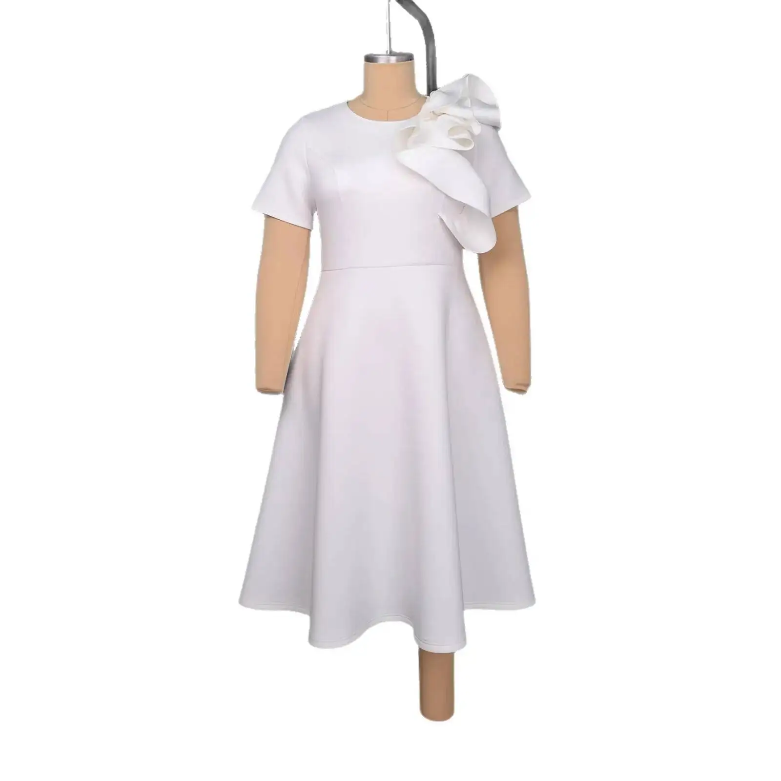 Plus-size Women's White Dress With Three-dimensional Bow, Short-sleeved, Waist-cinching, Slimming, Elegant Party Dress Y2K - view 5