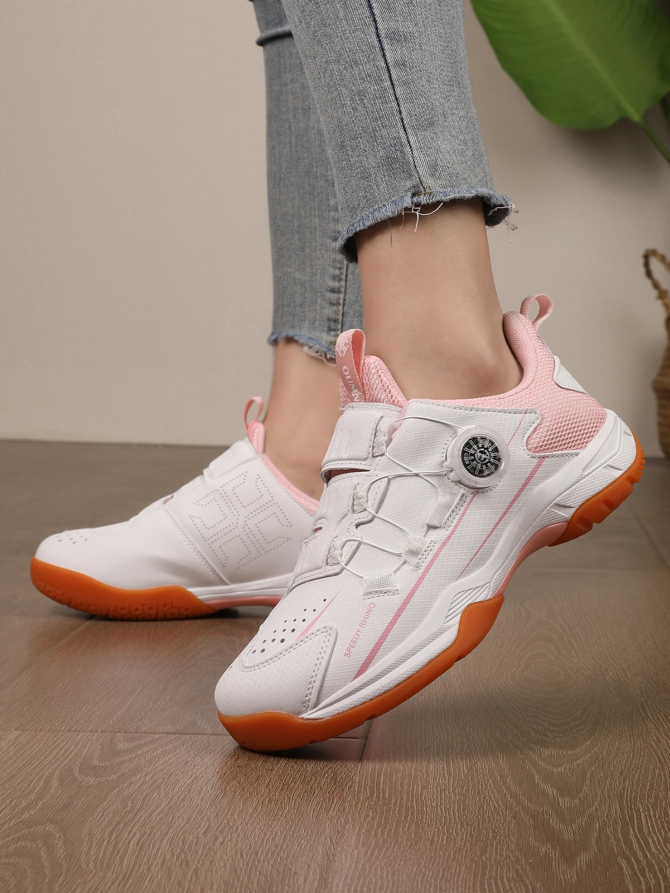 أحذية كرة الريشة المحايدة التي يمكن ارتداؤها، أحذية كاجوال للنساء، أحذية تنس مضادة للانزلاق للمشي في الهواء الطلق، أحذية مسطحة خفيفة الوزن جيدة جدًا