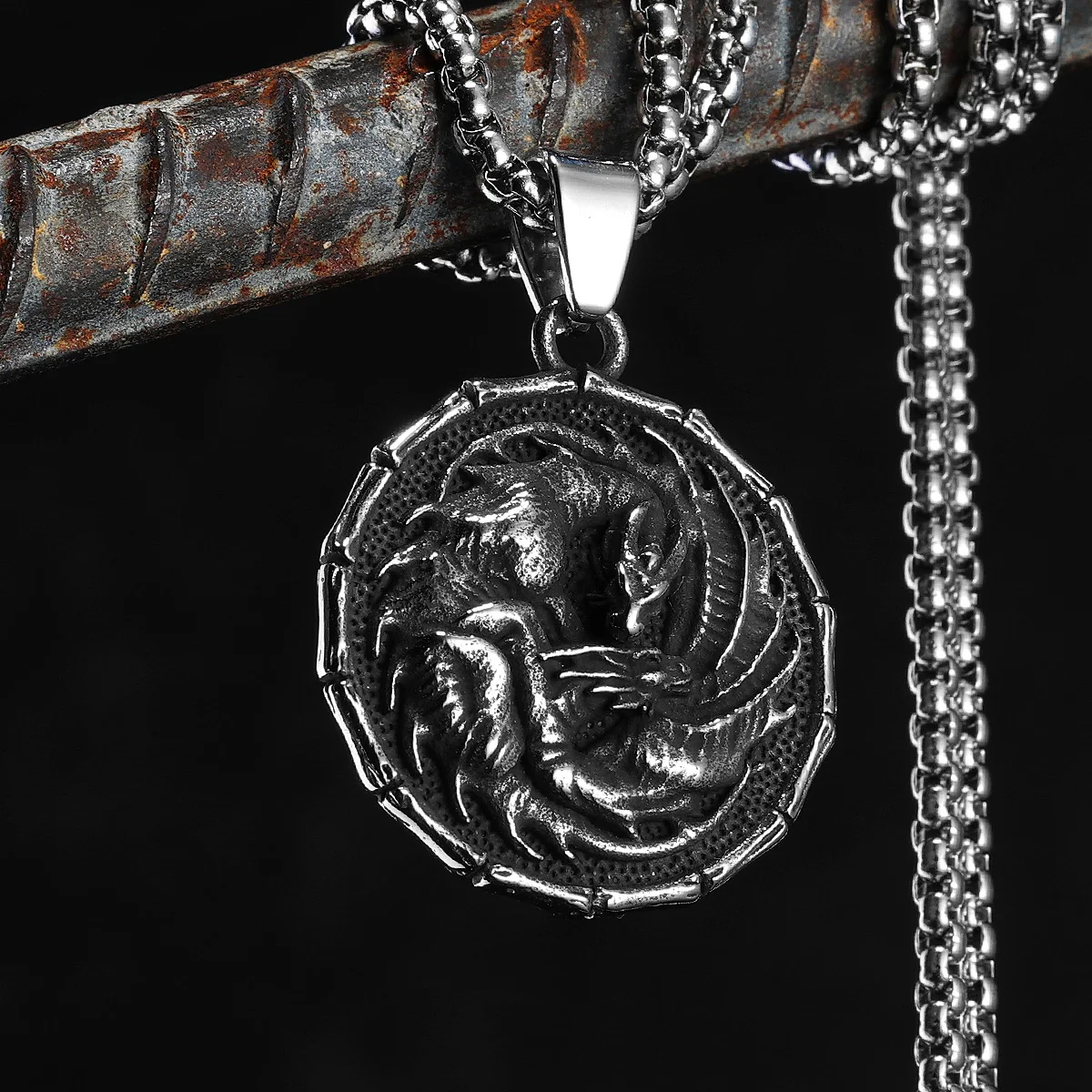 

Dragon Shield Lightning Men Necklace Stainless Steel Pendant Chain Women Punk Fashion Jewelry New In Accessories Gifts Wholesale