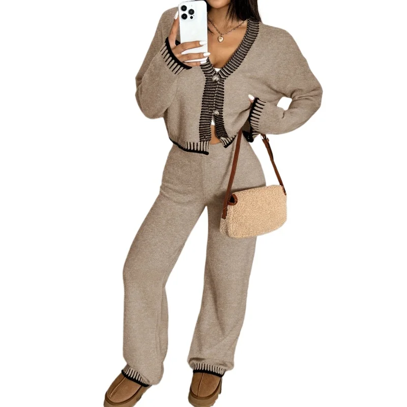 

Повседневный элегантный омолаживающий комплект-двойка для женщин: новая модная коллекция Зима 2026, топ с V-образным вырезом и контрастными цветами, костюм с эффектом темперамента