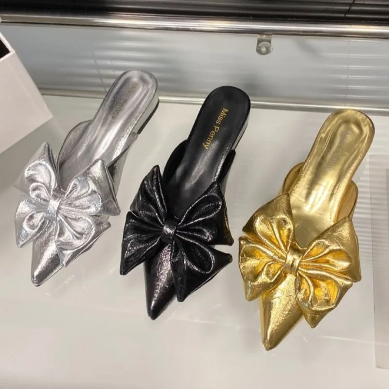 2026 Neue Französische Schleifen-Slipper für Damen mit spitzer Zehenpartie, niedrigem Absatz und dicker Sohle – Perfekt für den Sommer im Freien