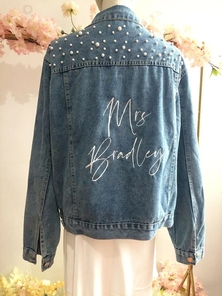 Chaquetas vaqueras bordadas personalizadas para mujer, chaqueta de mezclilla con perlas bordadas, personalización de fiesta, nombres de señora, boda