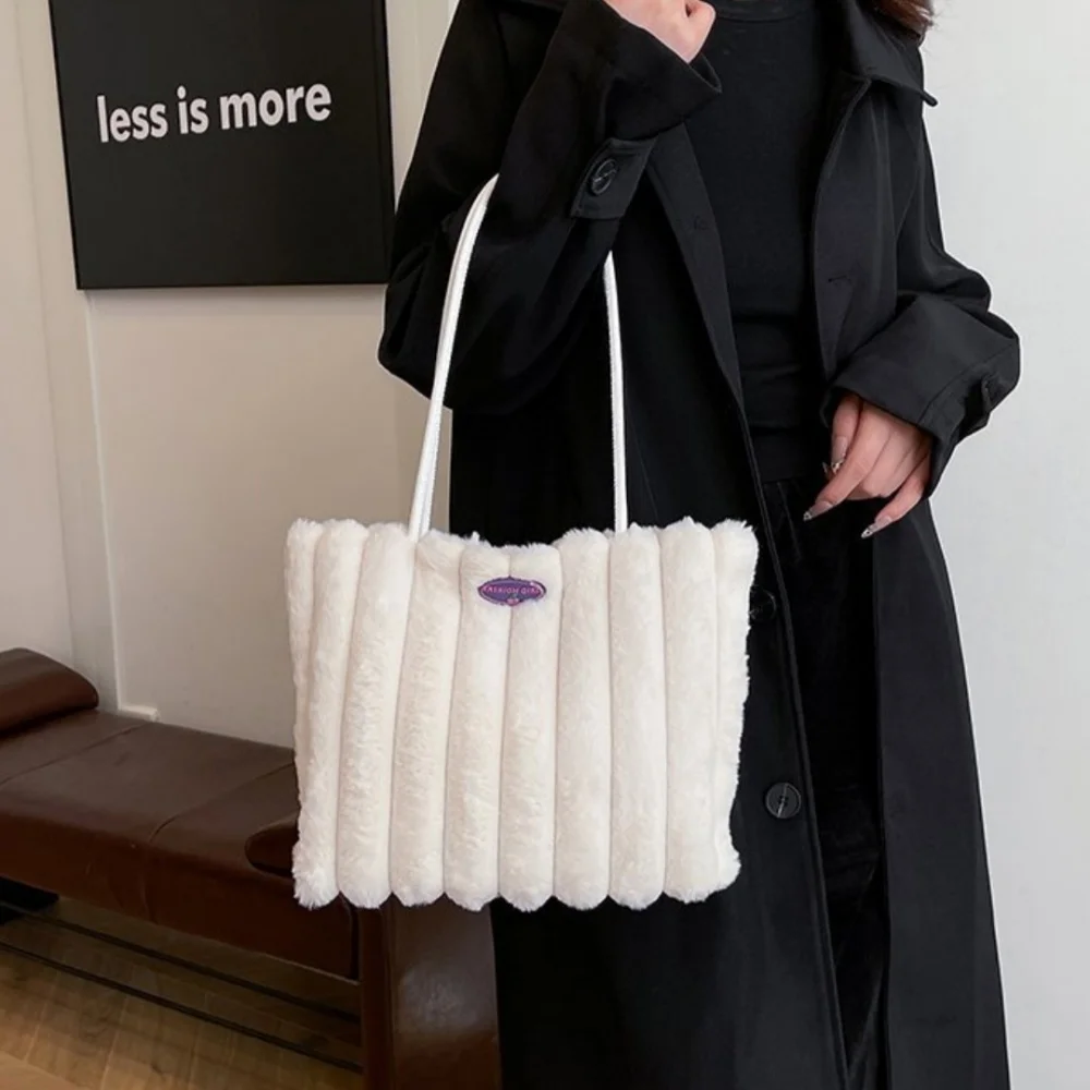 Large Capacity Shoulder Bag Chic Soft Shoulder Bag Women'S Autumn Winter Handbag Timeless Striped Plush Tote Bag For Commuter