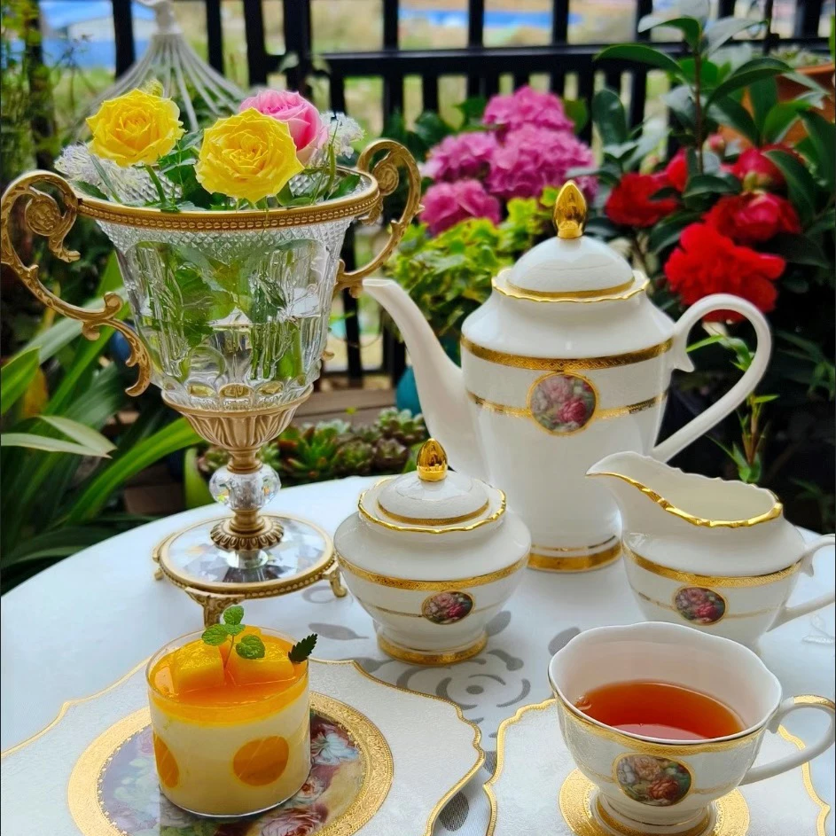 Fine Bone Royal Elegant White Embossed 24pcs Tea Coffee Sets Luxury Dinnerware Eco-Friendly Drinkware
