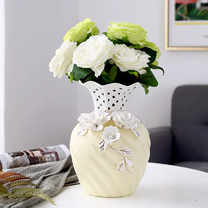 Desktop B & B living room flower arrangement ceramic dried flower decoration small creative simple Phnom Penh milk yellow