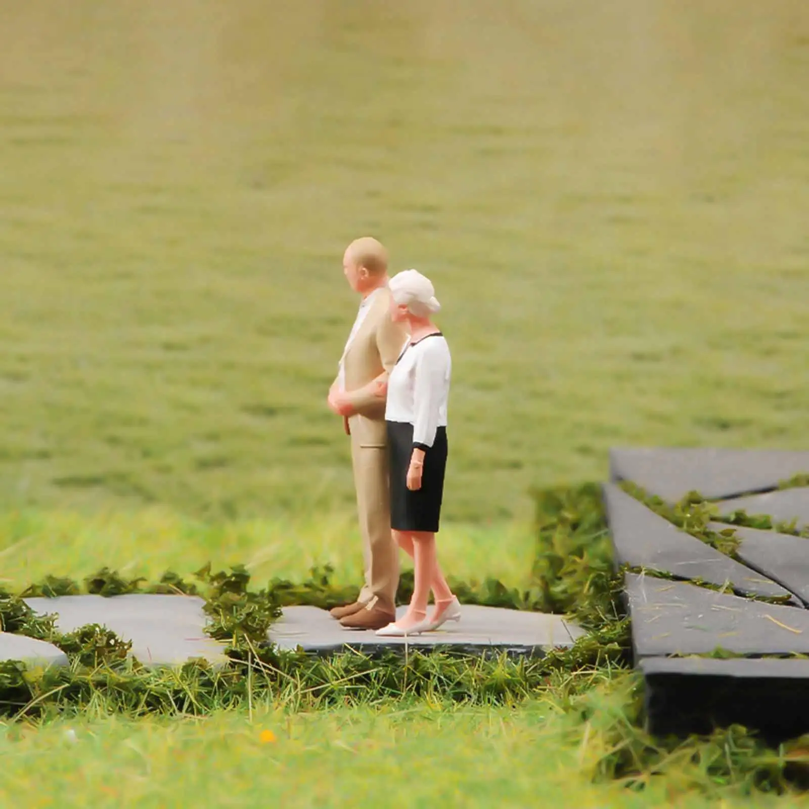 Mini People Figure Elderly Couple Model Hand Painted Resin Scene Props
