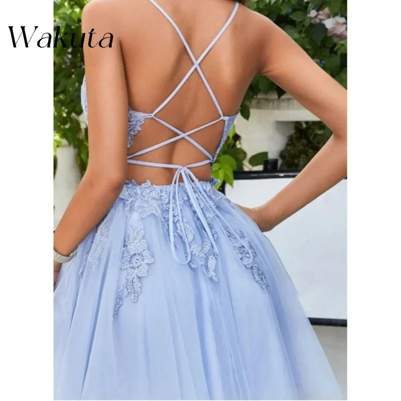 Wakuta-Elegante V-Neck Spaghetti Correias Homecoming Vestidos, Lace Apliques, Robes, saudita, Corto