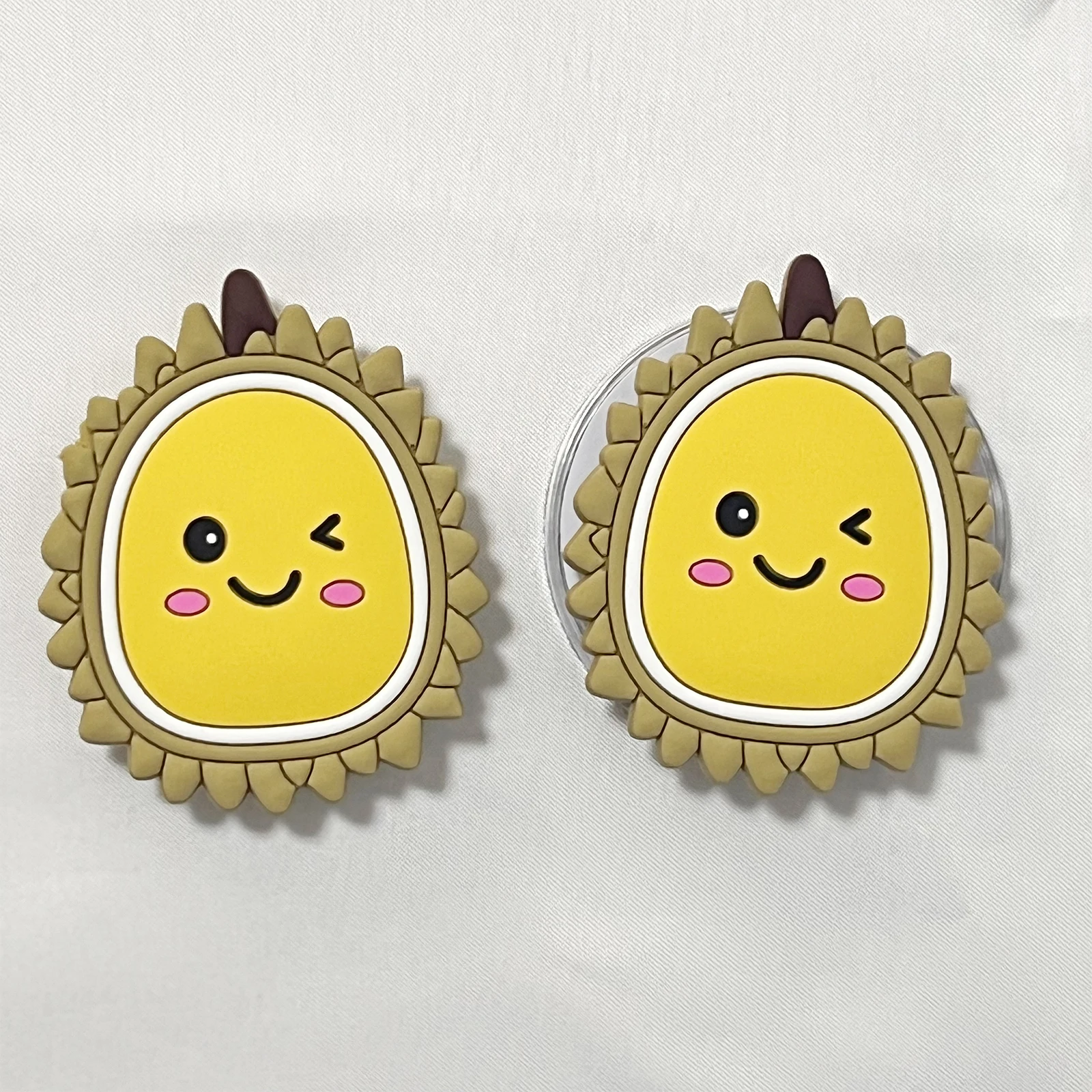 ที่วางโทรศัพท์มือถือรูปทุเรียนน่ารัก นุ่มนิ่ม ดีไซน์ซุกซน ใช้เป็นขาตั้งโทรศัพท์ได้ รองรับ iPhone 17 iPhone 16Pro Max Samsung ของขวัญสำหรับสาวๆ