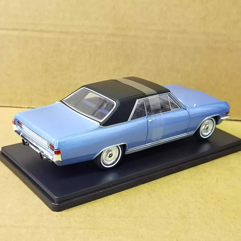 1/24 Scale OPEL DIPLOMAT V8 COUPE Alloy Car Model Collection Ornaments