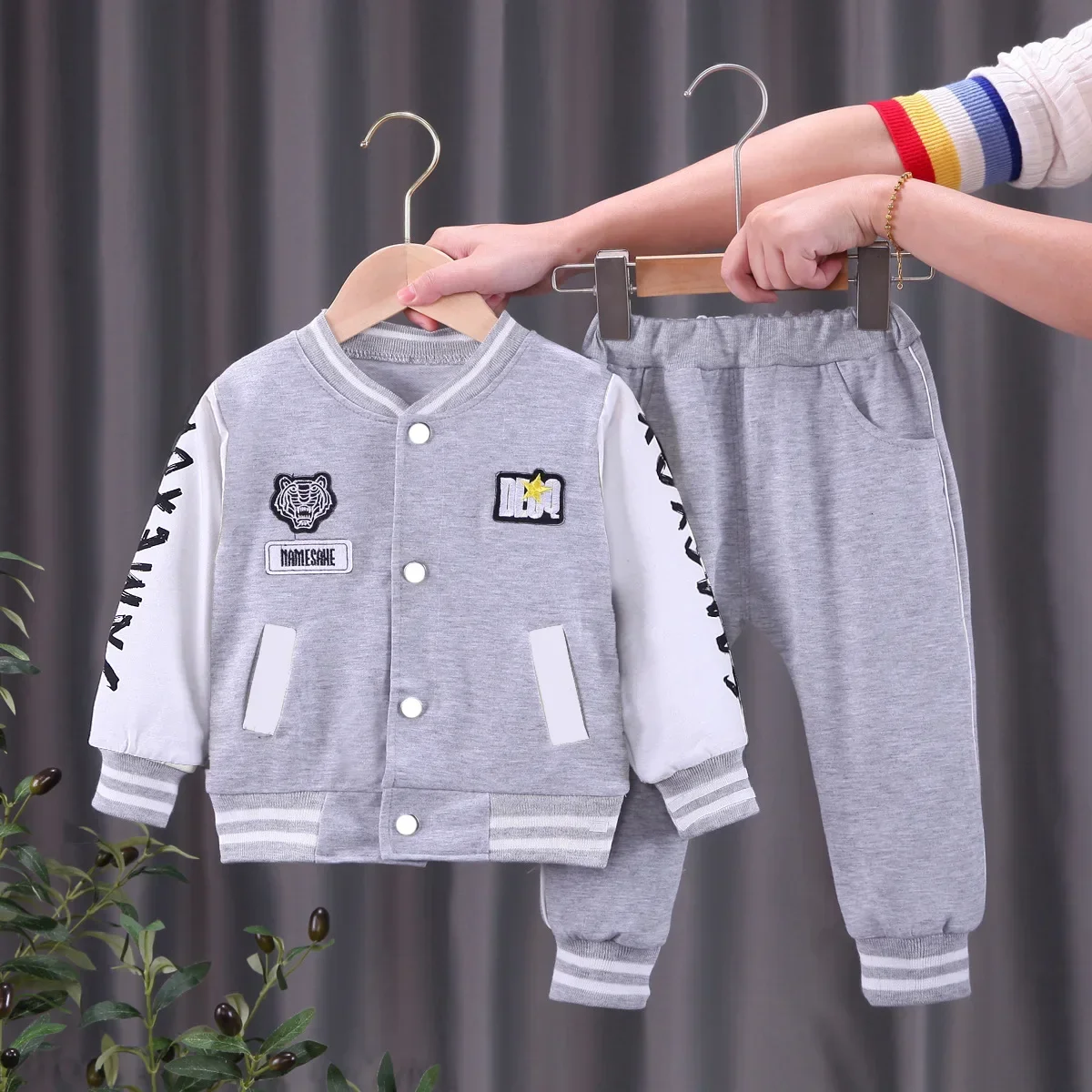 Conjunto de ropa deportiva para bebé, niño y niña, uniforme de béisbol, cárdigan, chaquetas, Top y pantalones, trajes deportivos para niño, Otoño e
