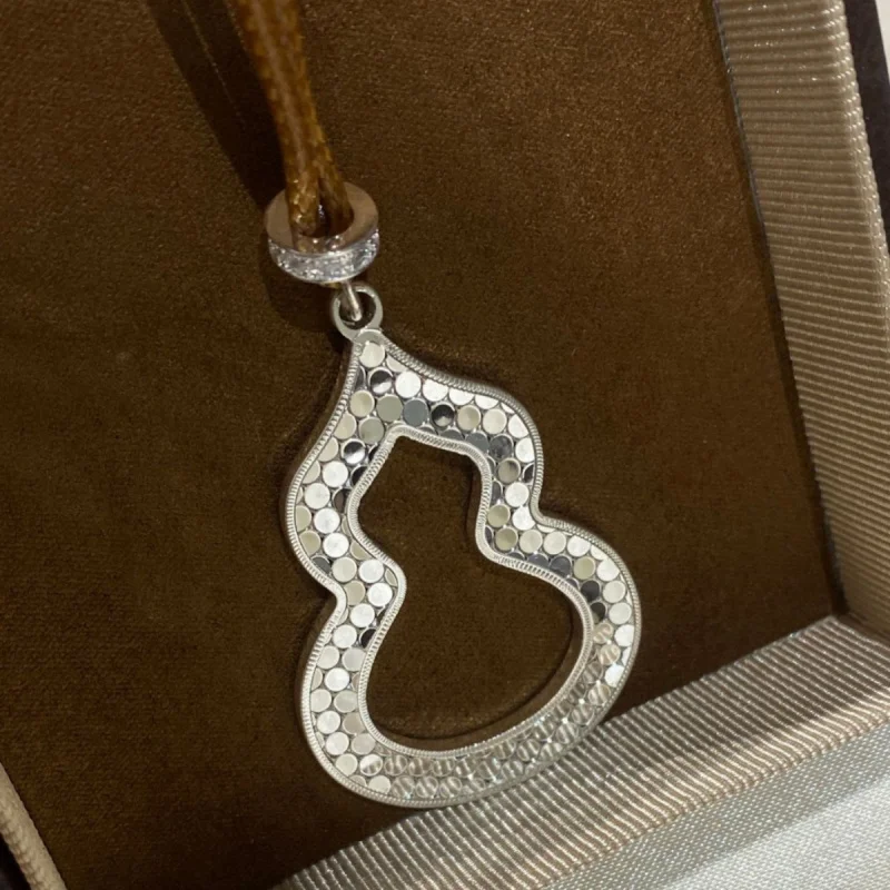 Funkelndes und zerbrochenes Eis, ausgehöhlte, kürbisförmige Fu Lu lange Pulloverkette mit Pailletten für Damen.