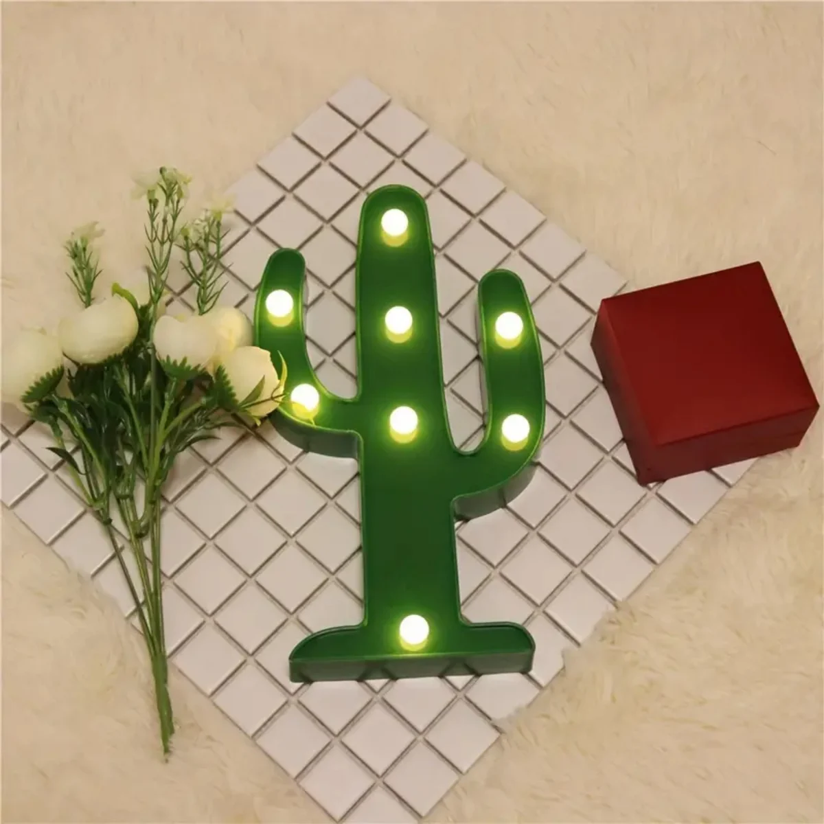 Christmas Cactus Shaped Battery Operated Night Light Green Plastic Cactus Mini Table Lamp Wall Mountable Suitable Bedroom Decor