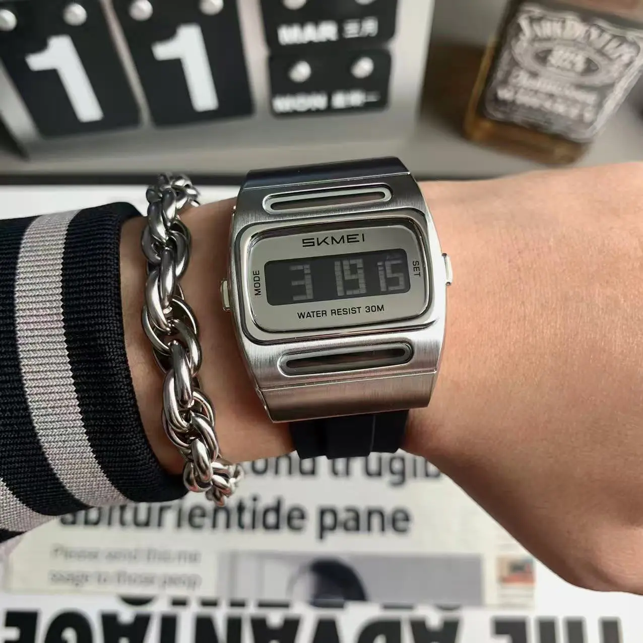 Fashion Sports Men Watches Versatile Multi-functional Timing Electronic Watch Simple Luminous Metal Square Calendar Alarm Clock