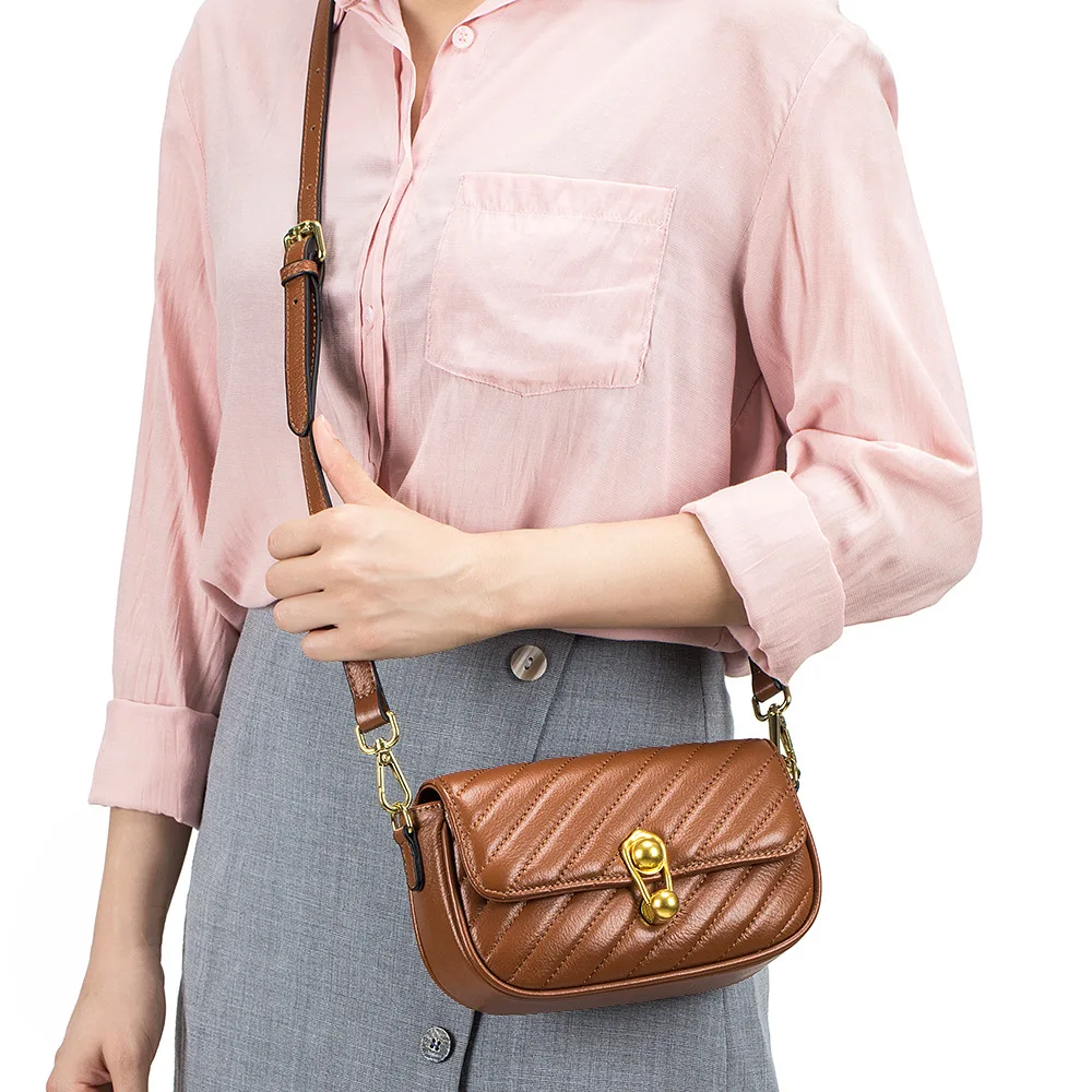 Alirattan 2025 New Bag Women's Bag Small Design Small Square Shoulder Bag Light Luxury Leather Versatile Crossbody Bag Mini Bag