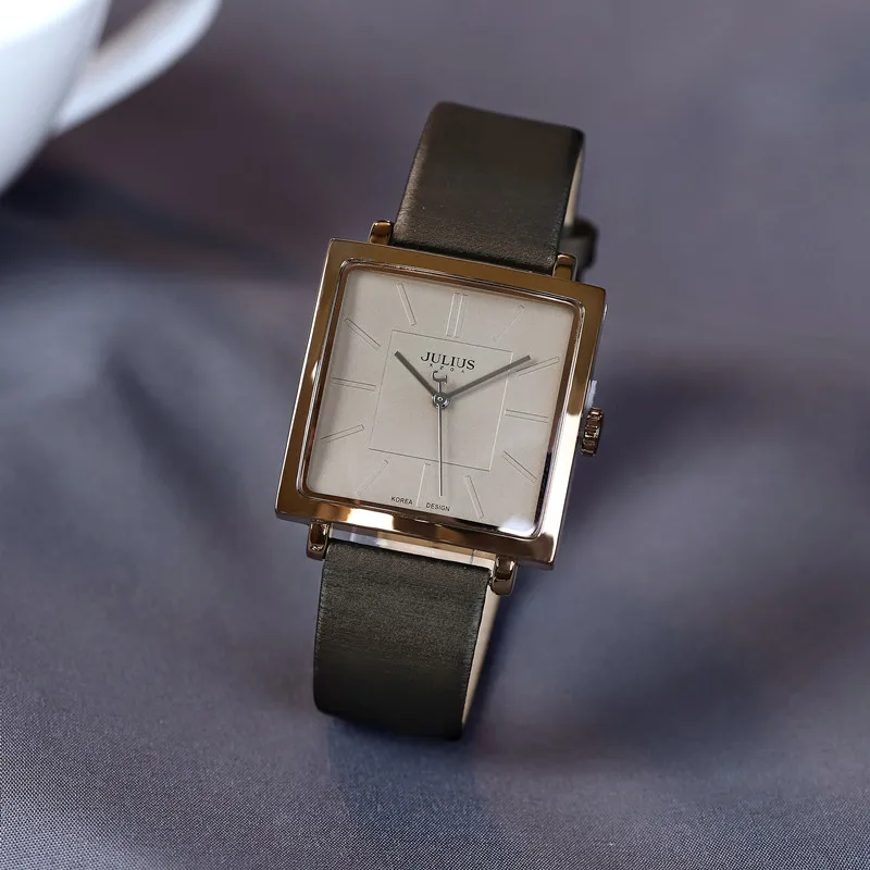 

New Simple Square Women'S Watch With Retro Leather StrapLarge Dial Quartz Square StyleA Great Gift For Women. Women'S Accessory.