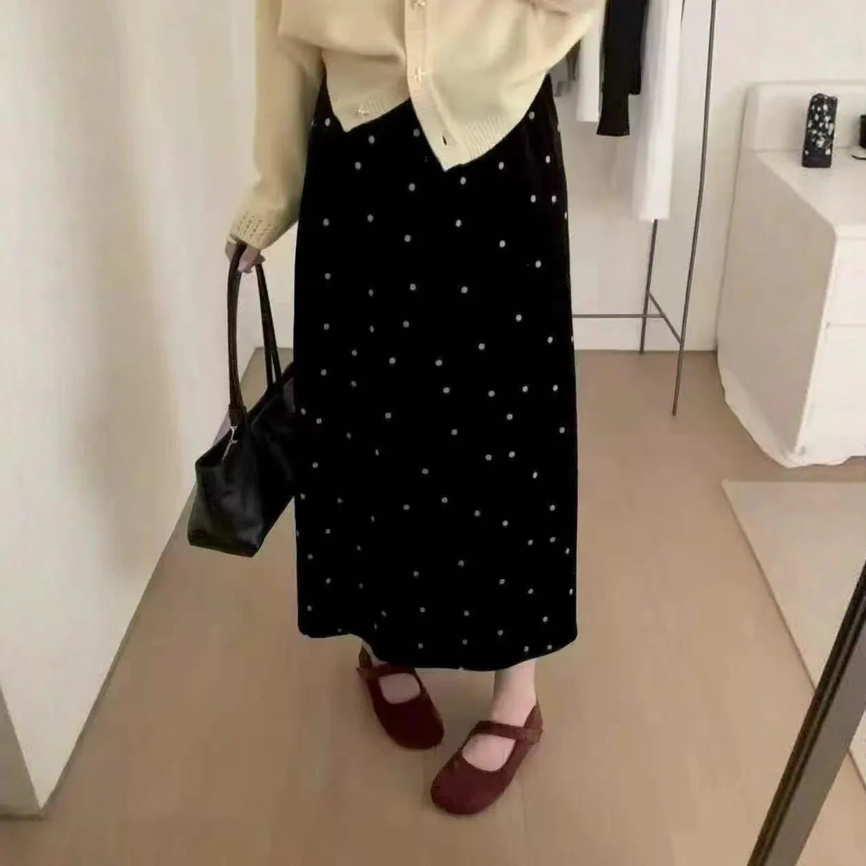 2026 Heavy Cui Feeling Good Velvet Black Slimming A-Line Skirt for Women