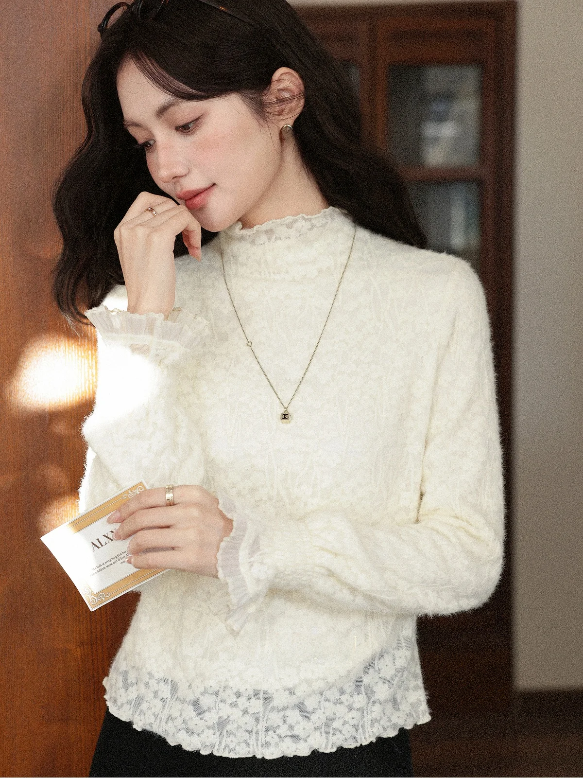 

Elegant Winter Lace Shirt Women's Half High Collar Base Layer Top Inner Wear Floral Trim Puff Sleeve Long Sleeve Fashion