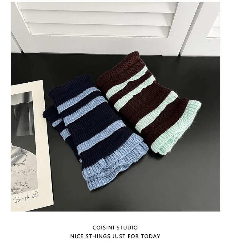Koreanische Mode Kontrast-Streifen-Strickmützen für Frauen Herbst Winter Reise Warm Vielseitig Süße Gerüschte Katzenohren-Pullover-Mütze – Detail 10