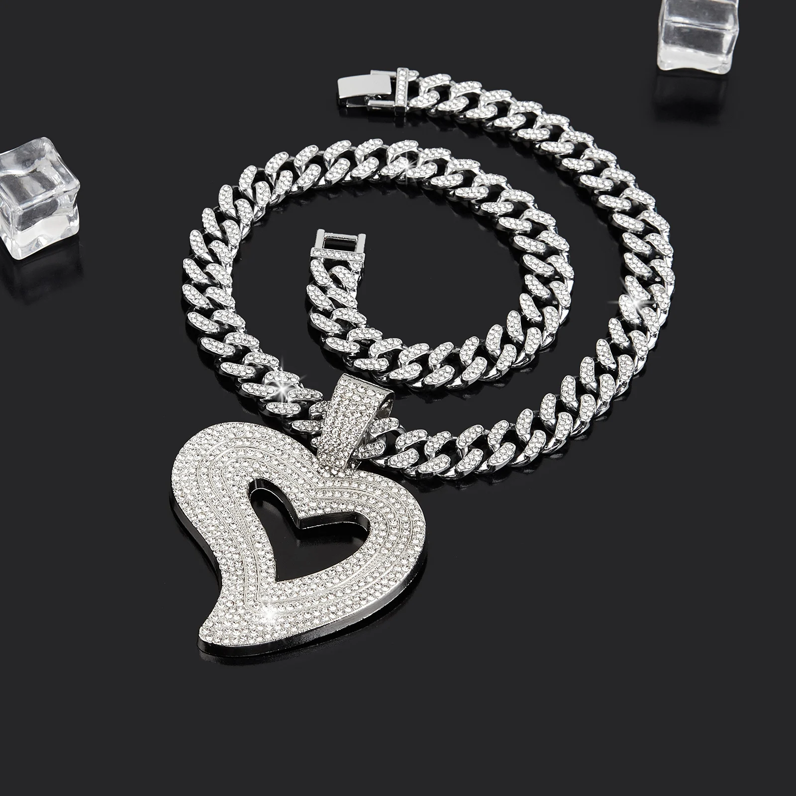 1pc nuovo arrivo classico ciondolo decorativo con strass a forma di cuore, coppia stile Hip-Hop per l\'uso quotidiano da uomo e da donna