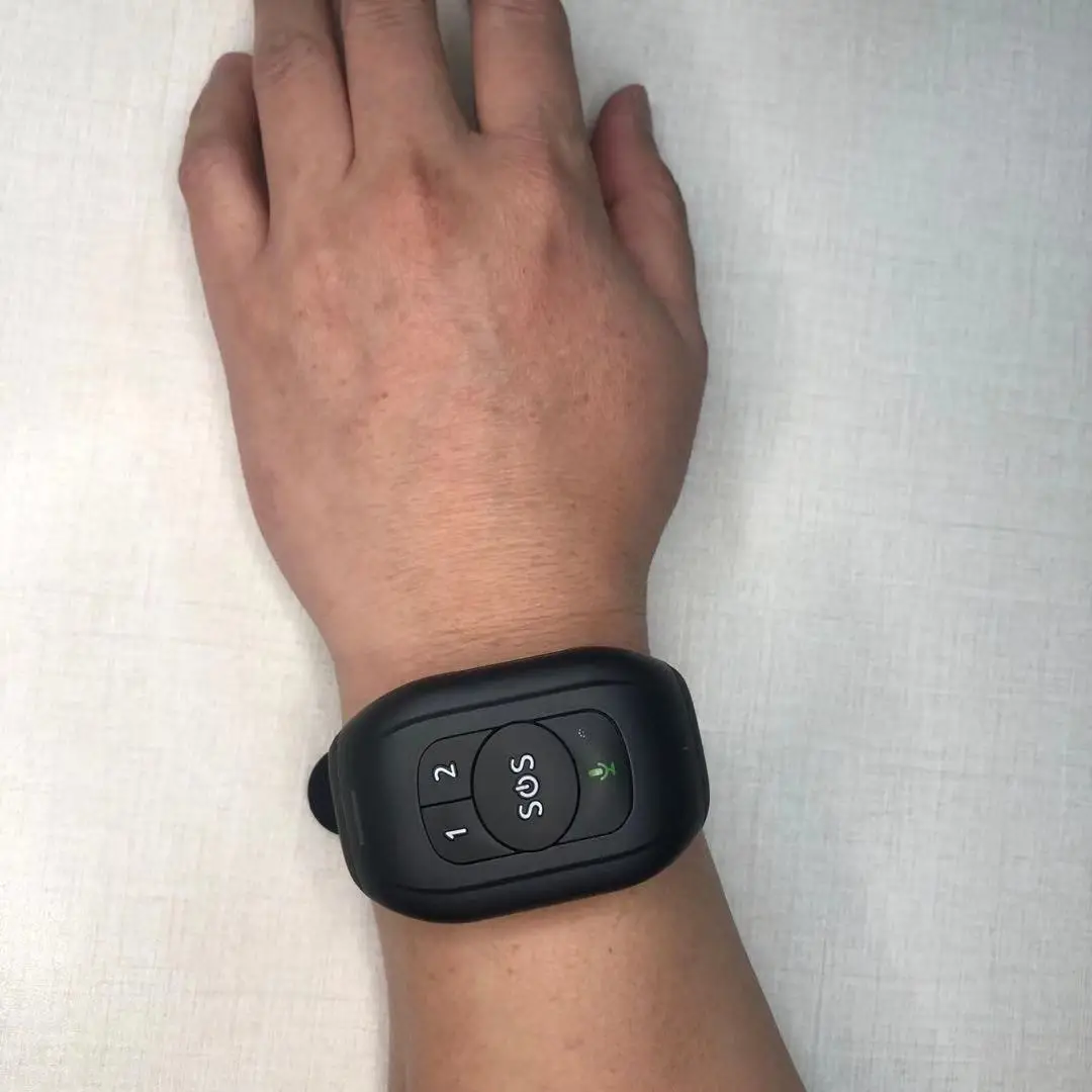 wholesale 4G waterproof real time phone number gps tracking device SOS tracker bracelet system with fall detection RYDV48