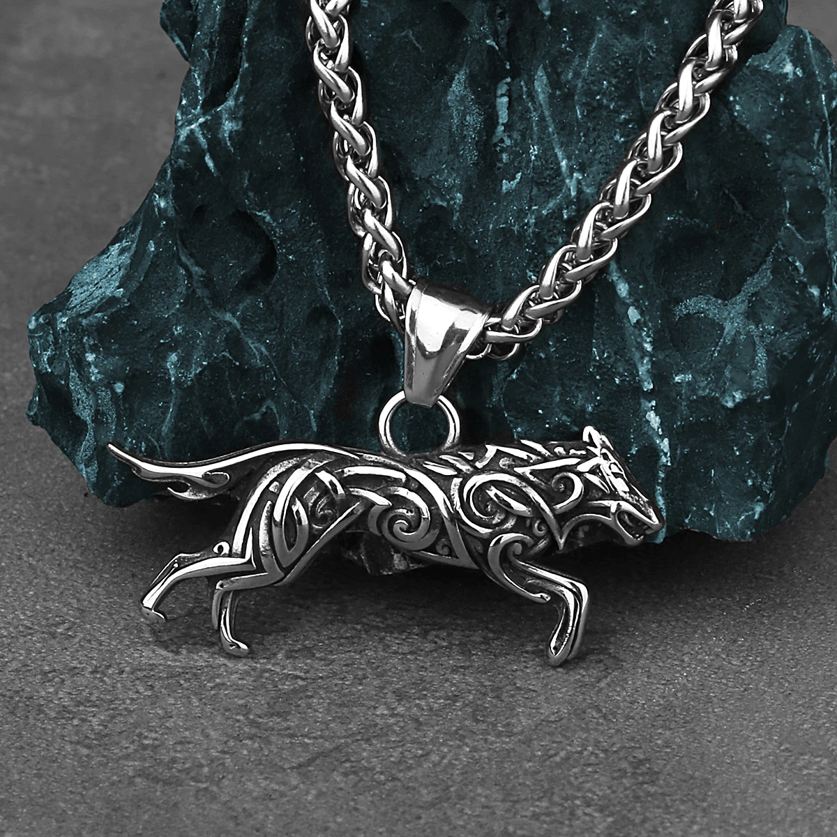 Viking Geri and Freki Knot Wolf Stainless Steel Pendant Men\'s Fashion Street Hip Hop Men\'s Pendant Necklace Jewelry Wholesale