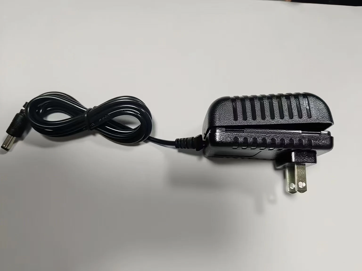 1pc Plastic Electric Adapter with Wire Plug Diversion Safe Covert Secret Compartment Secret Stash Box For Store Money