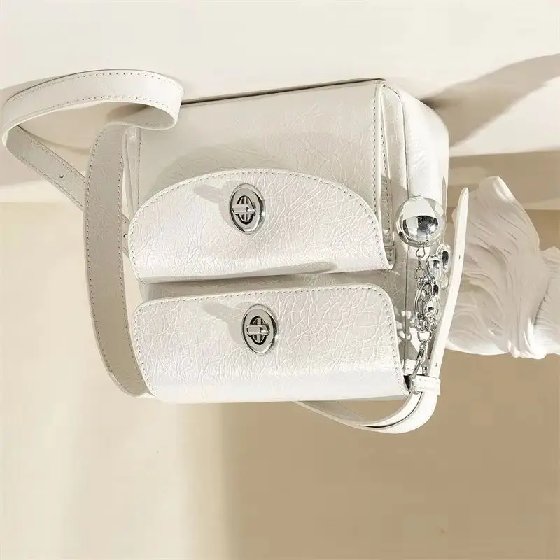 

Bag Women's New Shoulder Bag Versatile High-end Niche Maple Leaf Pattern Messenger Bag French Messenger Exquisite Simple Casual