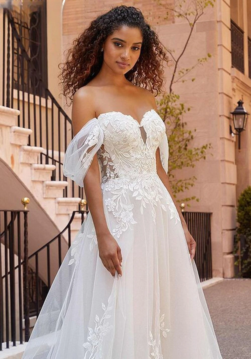 Sweetheart White Wedding Dress For Women Lace Appliques A Line Simple Bridal Gown Backlesss Customize To measure Stunning 2023