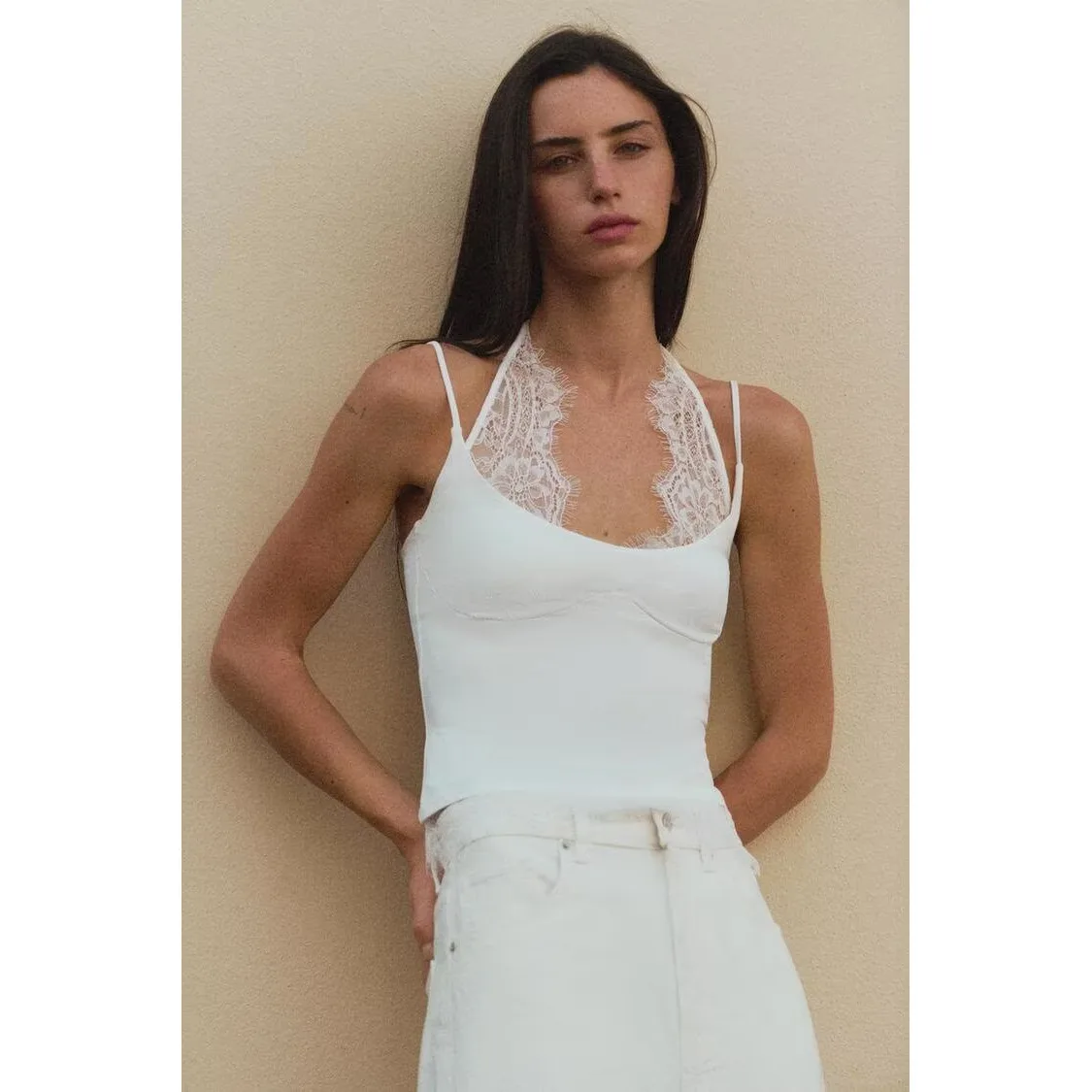Fashionable Sexy Lace Splice Hanging Neckline Top Women's T-shirt Standard Fit Polyester Material No Sleeve 2026 Autumn Colle...