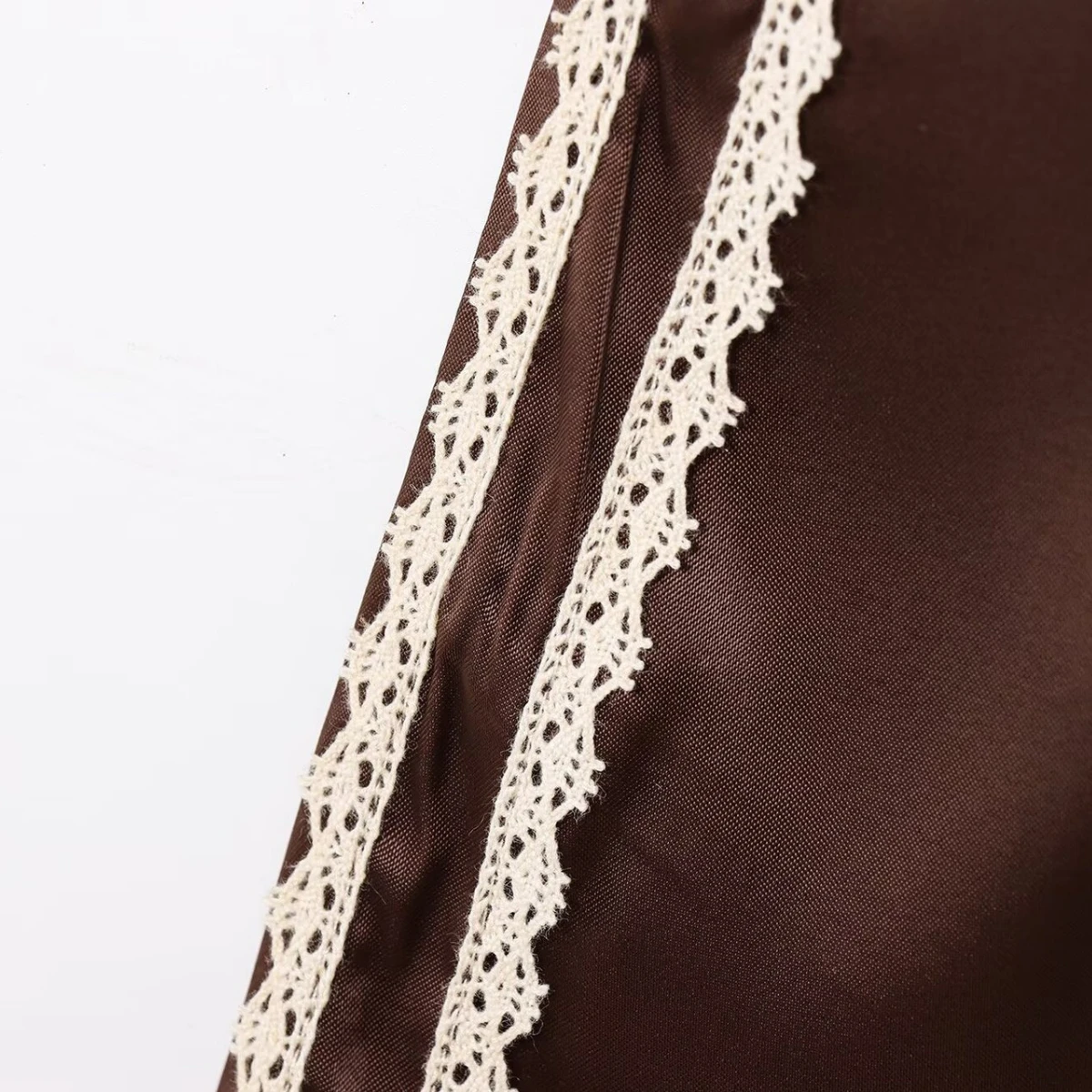 المرأة الساتان تأثير الدانتيل تقليم السراويل منتصف الخصر مرونة الخصر الجانب جيب السراويل الربيع والصيف جديد عارضة شيك السراويل