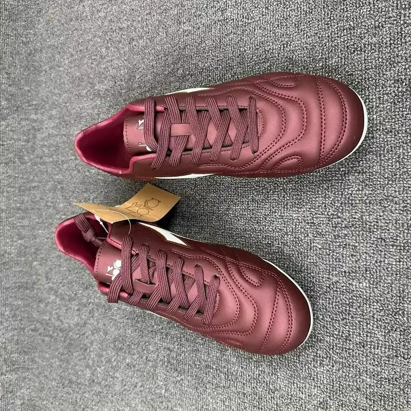 

2025 New Arrival Football Shoes For Men Anti Slip Long Spike Soccer Shoes Man Pu Leather Training Shoes Mens Soccer Shoe